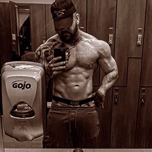 Meet your Posher, Niko